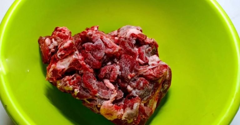 How to remove ice from frozen meat