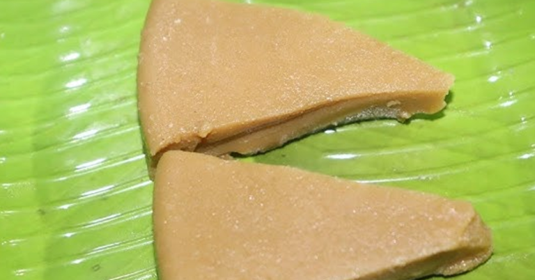 banana and egg kinnathappam
